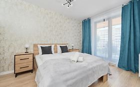 Nowoczesny Apartament Z Balkonem I Parkingiem W Centrum Wroclawia By Noclegi Renters