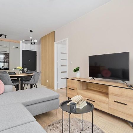 Nowoczesny Apartament Z Balkonem I Parkingiem W Centrum Wroclawia By Noclegi Renters Екстер'єр фото