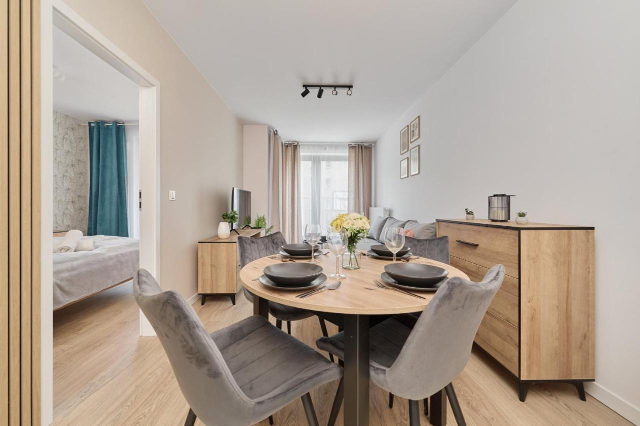Nowoczesny Apartament Z Balkonem I Parkingiem W Centrum Wroclawia By Noclegi Renters Екстер'єр фото