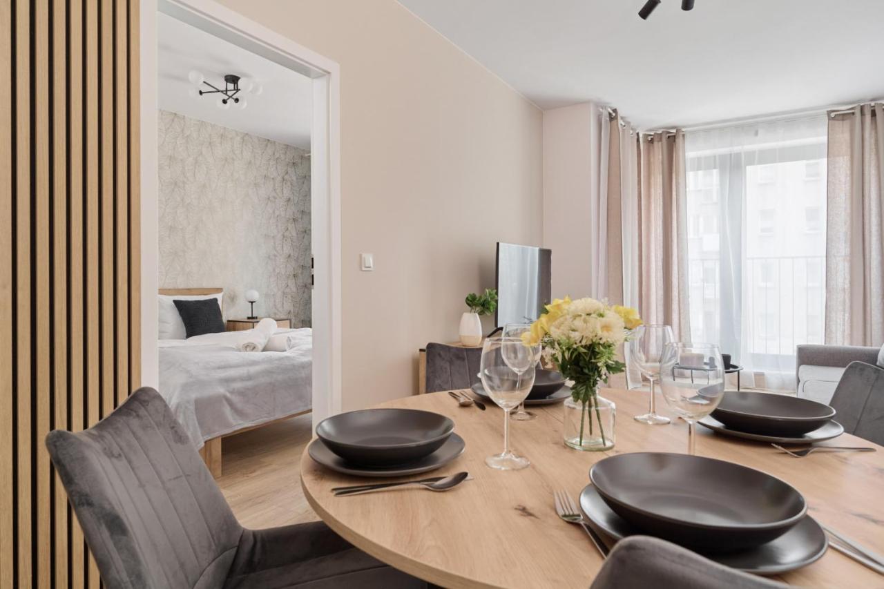 Nowoczesny Apartament Z Balkonem I Parkingiem W Centrum Wroclawia By Noclegi Renters Екстер'єр фото