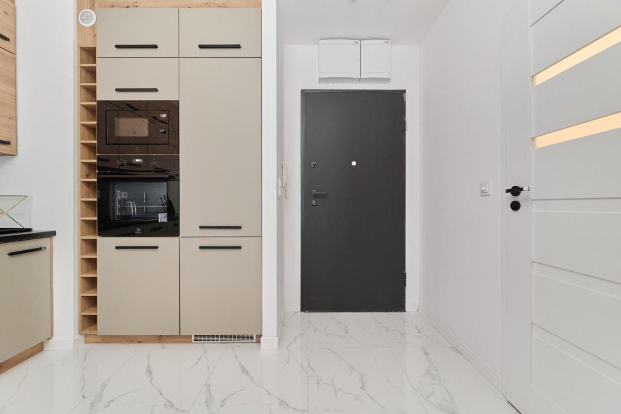 Nowoczesny Apartament Z Balkonem I Parkingiem W Centrum Wroclawia By Noclegi Renters Екстер'єр фото