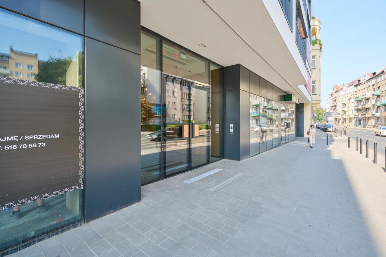 Nowoczesny Apartament Z Balkonem I Parkingiem W Centrum Wroclawia By Noclegi Renters Екстер'єр фото